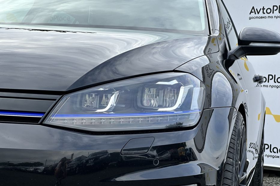 Продам Volkswagen e-Golf 2016 года в Луцке