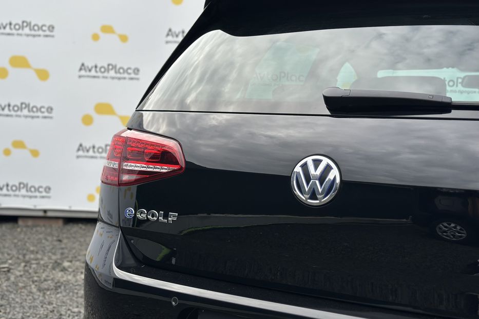 Продам Volkswagen e-Golf 2016 года в Луцке
