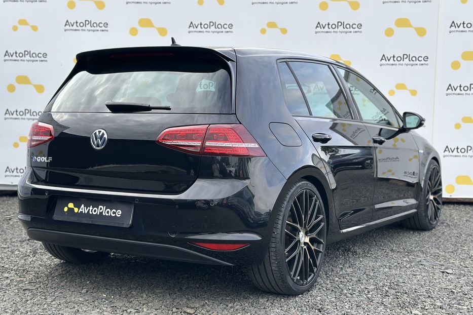 Продам Volkswagen e-Golf 2016 года в Луцке