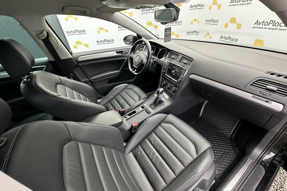 Продам Volkswagen e-Golf 2016 года в Луцке