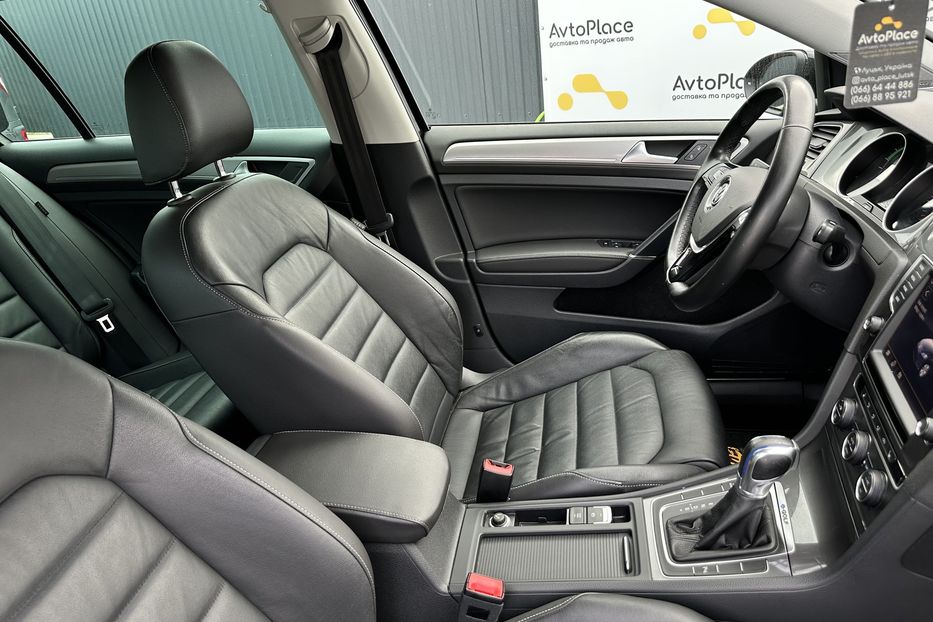 Продам Volkswagen e-Golf 2016 года в Луцке