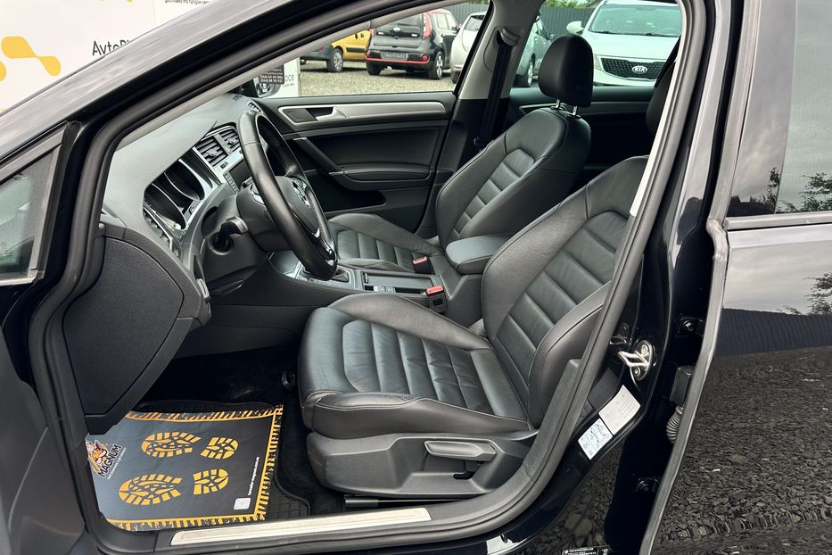 Продам Volkswagen e-Golf 2016 года в Луцке