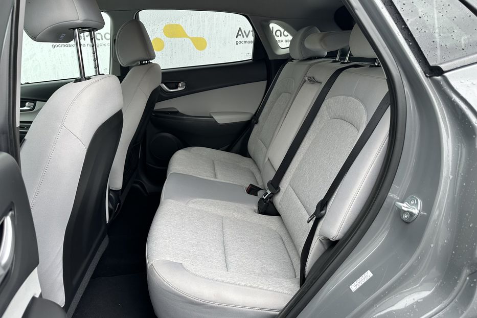 Продам Hyundai Kona 64 квт 2023 года в Луцке