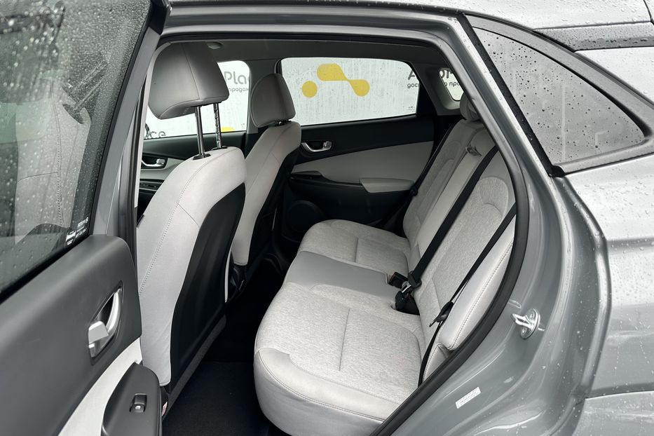 Продам Hyundai Kona 64 квт 2023 года в Луцке