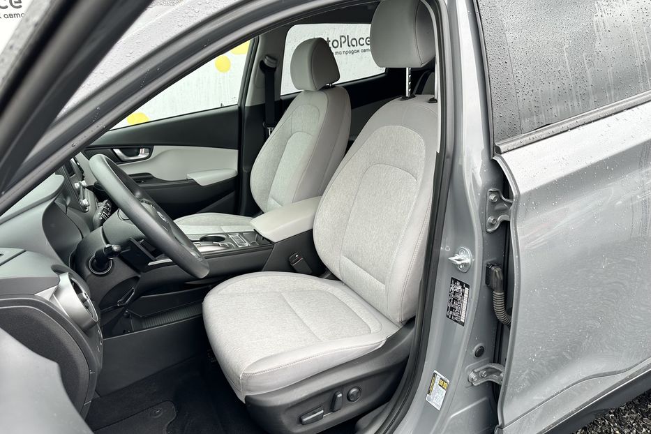 Продам Hyundai Kona 64 квт 2023 года в Луцке