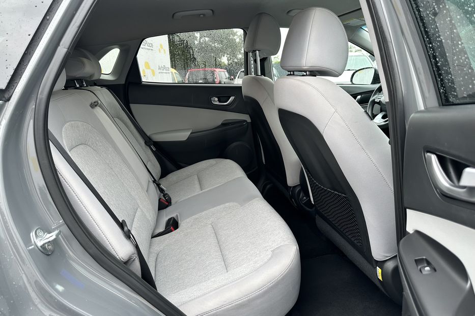 Продам Hyundai Kona 64 квт 2023 года в Луцке