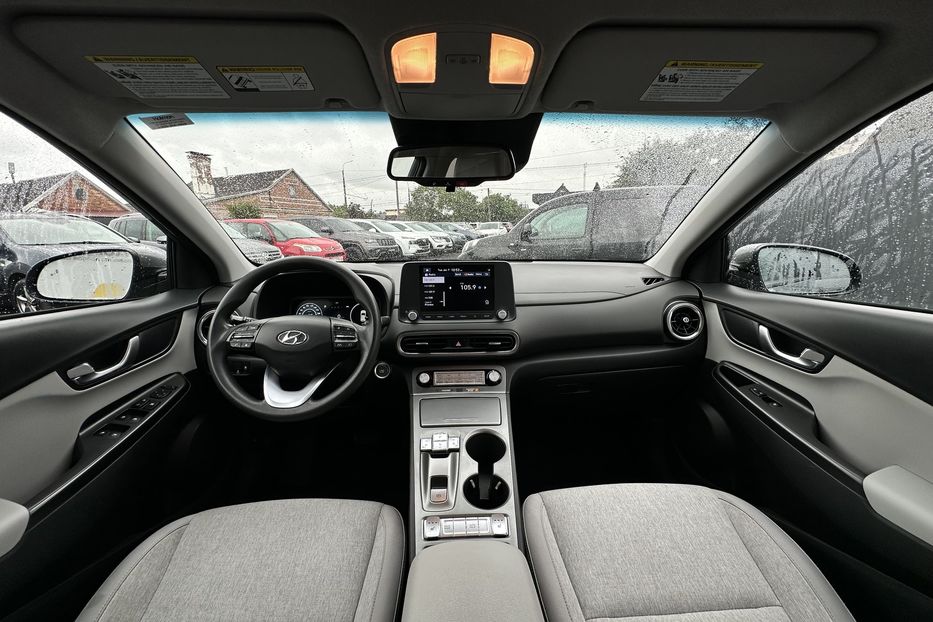 Продам Hyundai Kona 64 квт 2023 года в Луцке