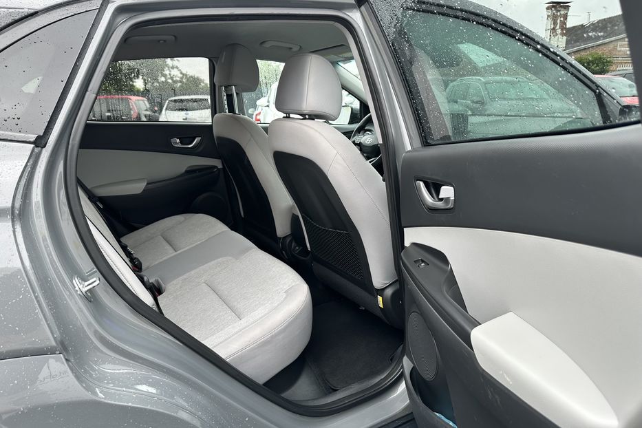 Продам Hyundai Kona 64 квт 2023 года в Луцке