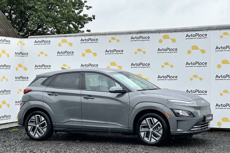 Продам Hyundai Kona 64 квт 2023 года в Луцке