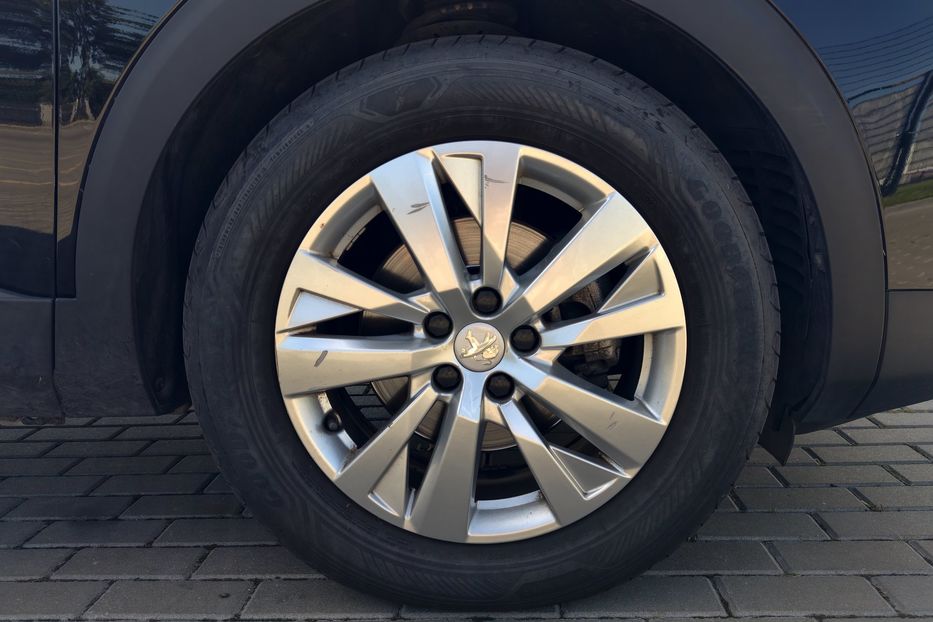 Продам Peugeot 5008 2021 года в Львове