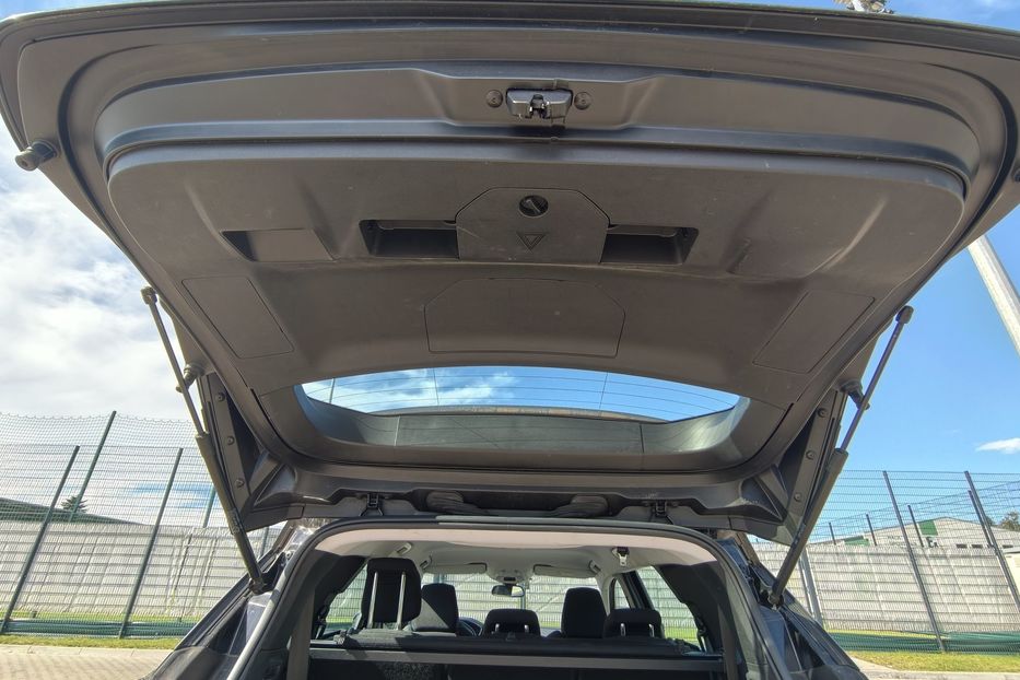 Продам Peugeot 5008 2021 года в Львове