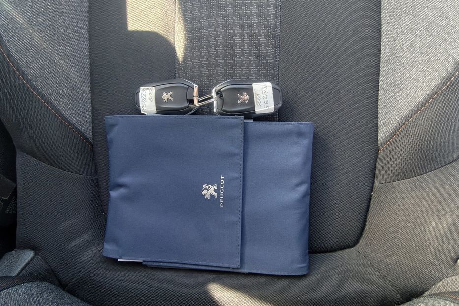 Продам Peugeot 5008 2021 года в Львове