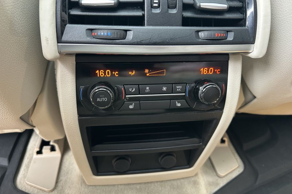 Продам BMW X5 Xdrive50I 2015 года в Киеве