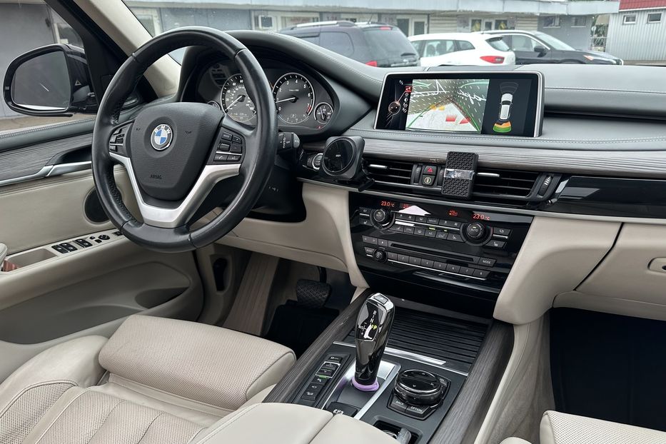Продам BMW X5 Xdrive50I 2015 года в Киеве
