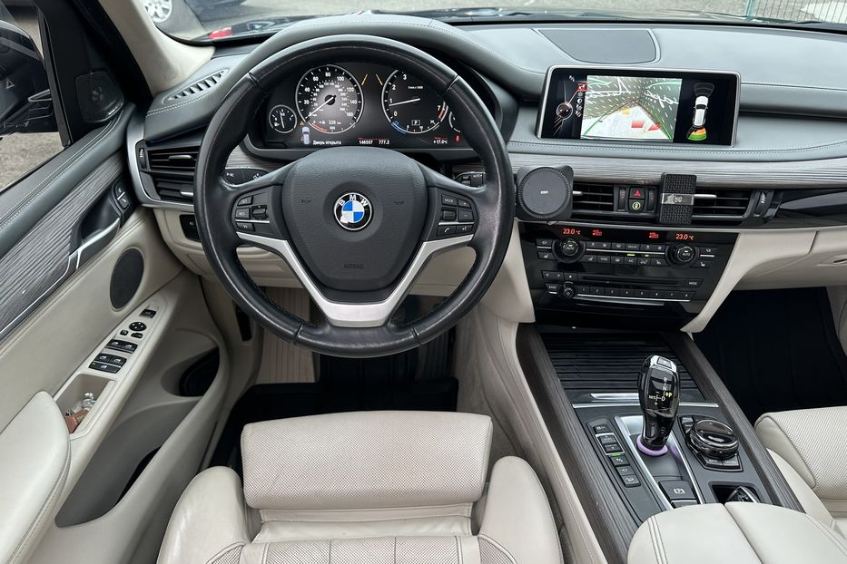 Продам BMW X5 Xdrive50I 2015 года в Киеве