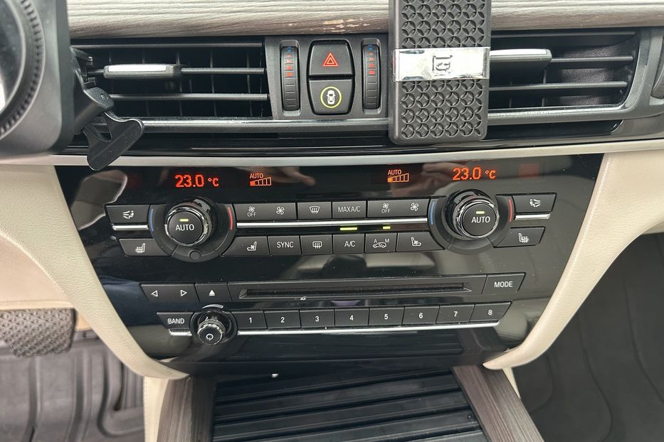 Продам BMW X5 Xdrive50I 2015 года в Киеве