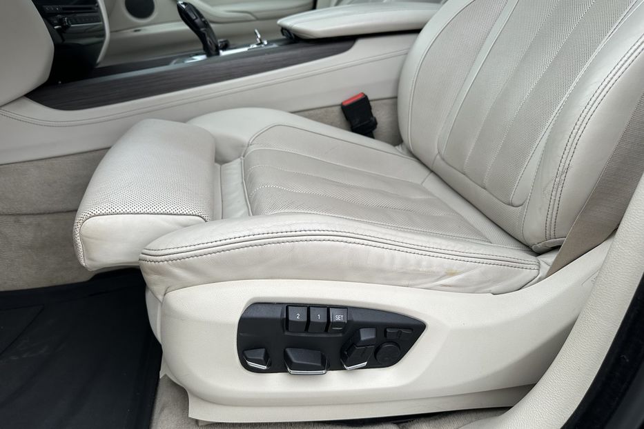 Продам BMW X5 Xdrive50I 2015 года в Киеве