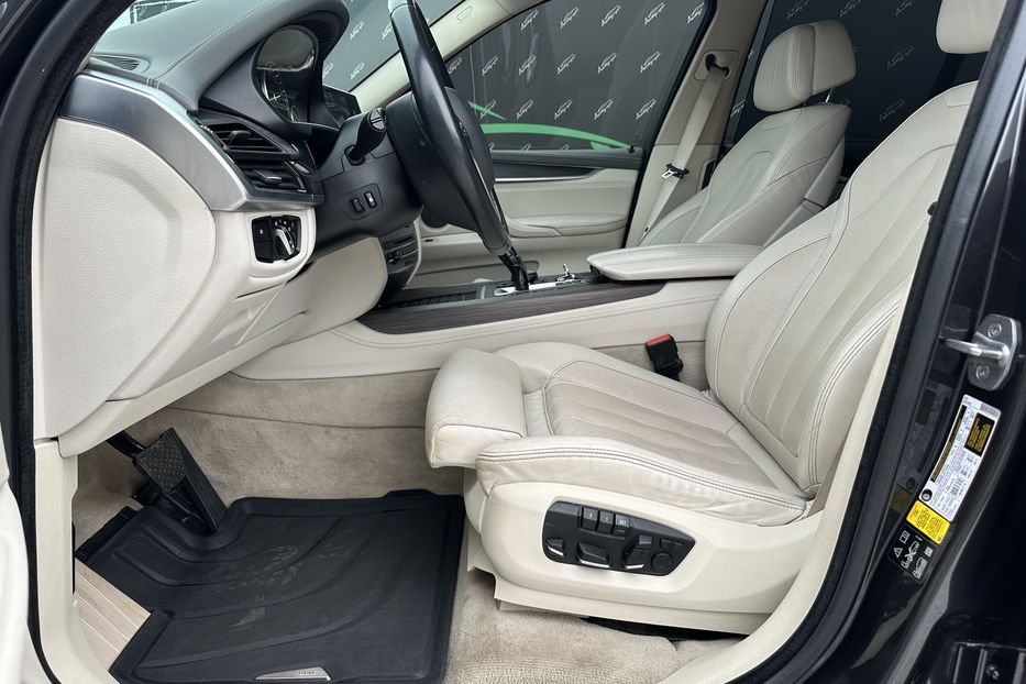 Продам BMW X5 Xdrive50I 2015 года в Киеве