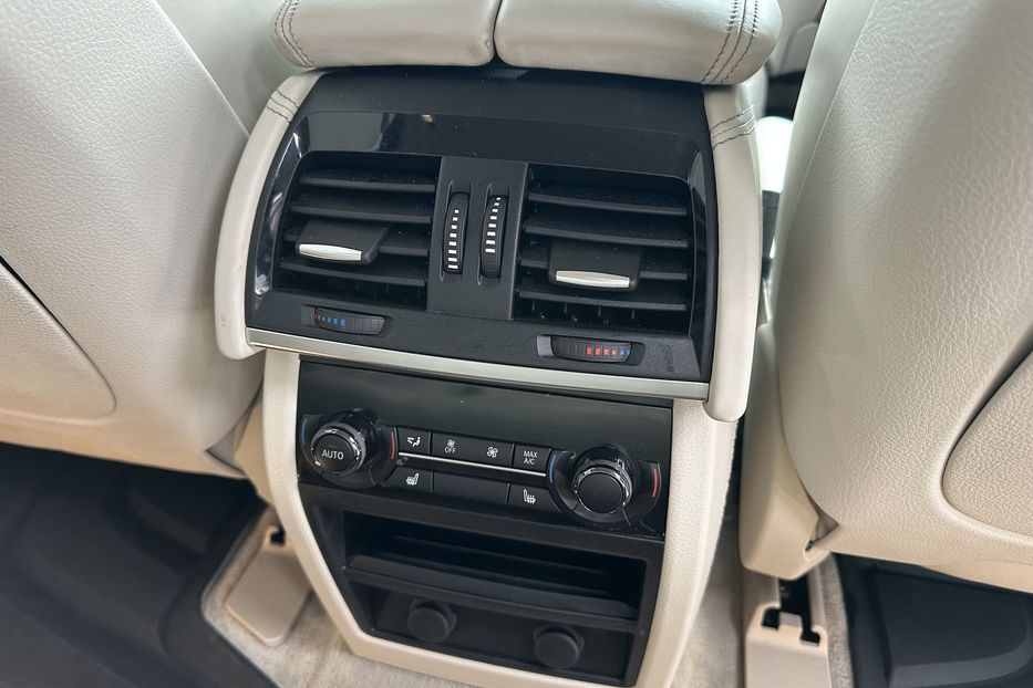 Продам BMW X5 Xdrive50I 2015 года в Киеве