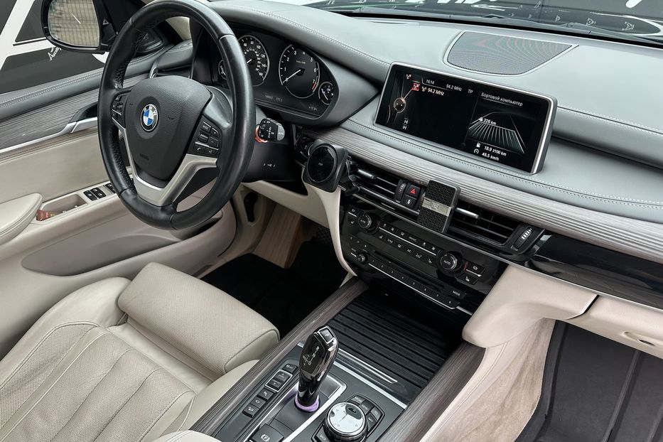 Продам BMW X5 Xdrive50I 2015 года в Киеве