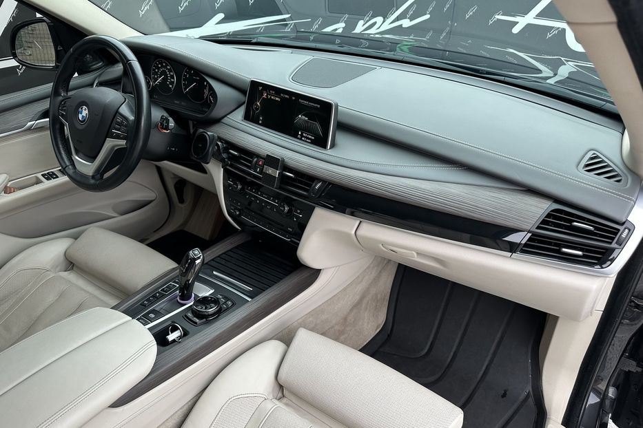 Продам BMW X5 Xdrive50I 2015 года в Киеве