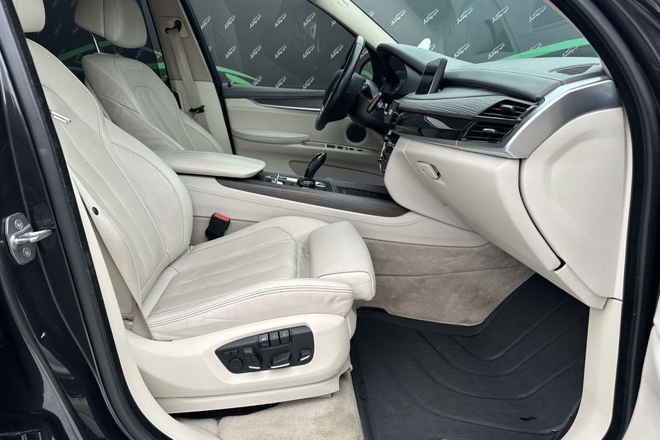 Продам BMW X5 Xdrive50I 2015 года в Киеве