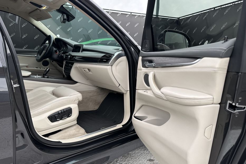 Продам BMW X5 Xdrive50I 2015 года в Киеве