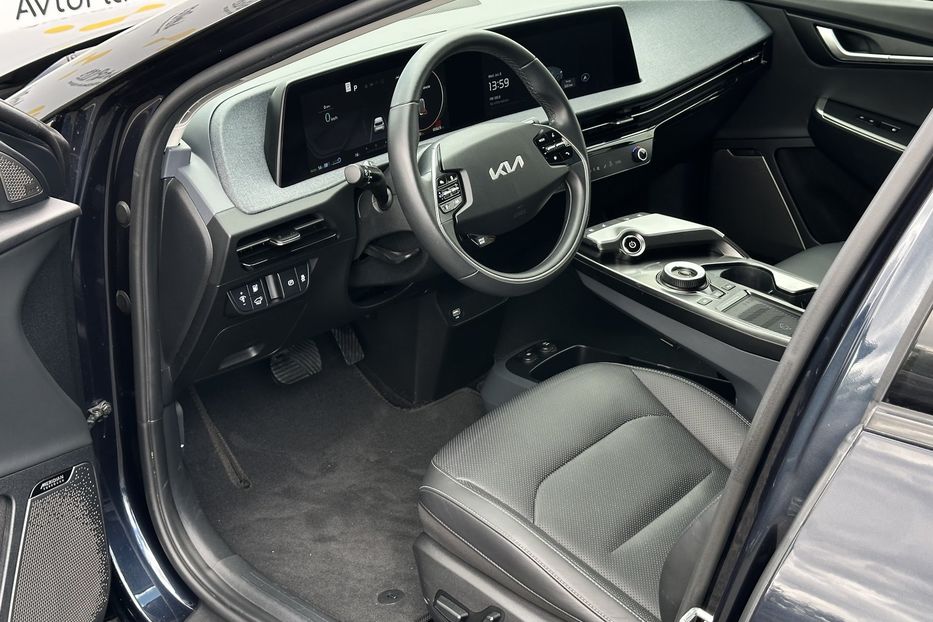 Продам Kia EV6 77 квт 2023 года в Луцке