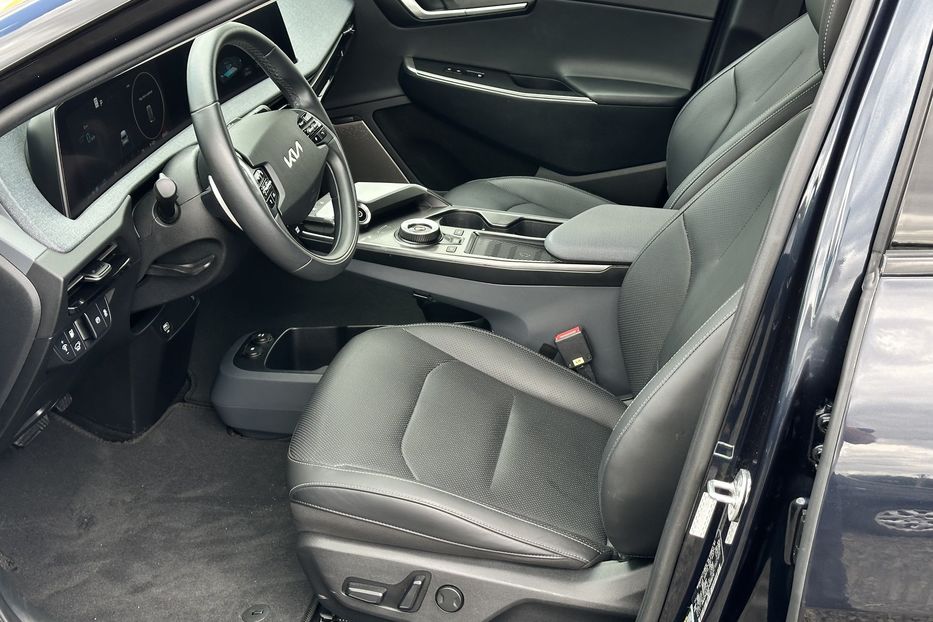 Продам Kia EV6 77 квт 2023 года в Луцке