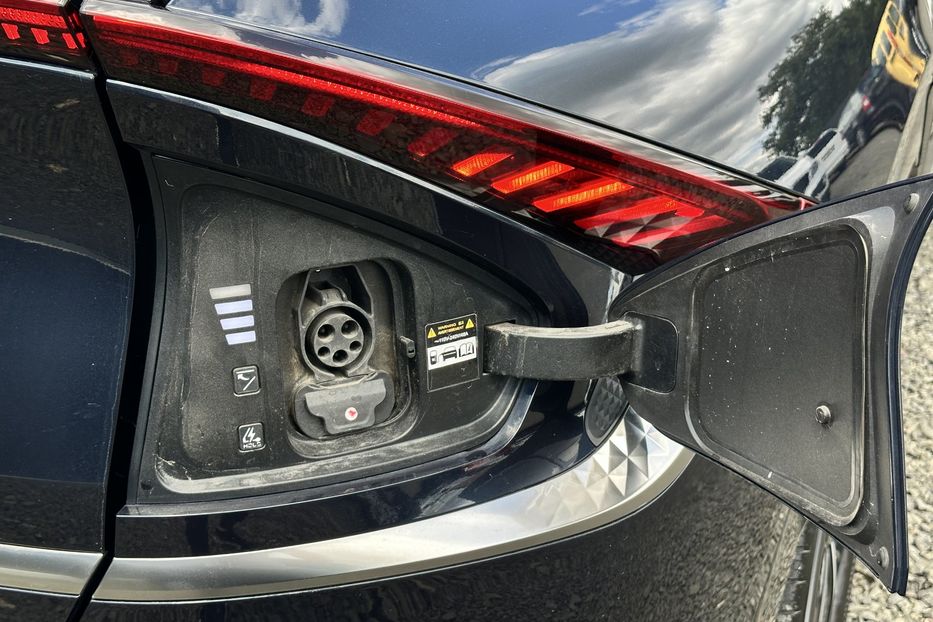 Продам Kia EV6 77 квт 2023 года в Луцке