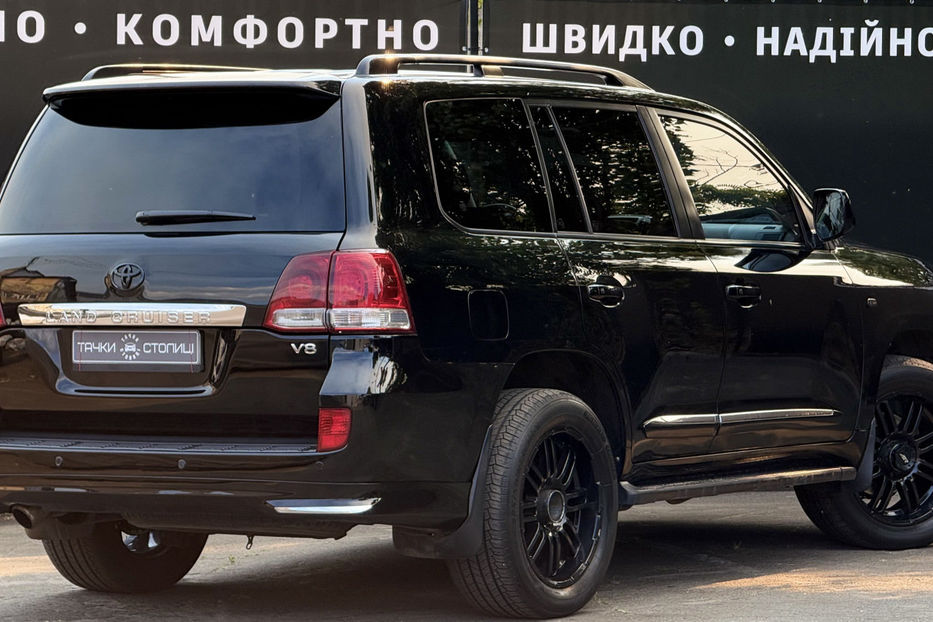 Продам Toyota Land Cruiser 200 4.5d AT (235 к.с) 4WD 2010 года в Киеве