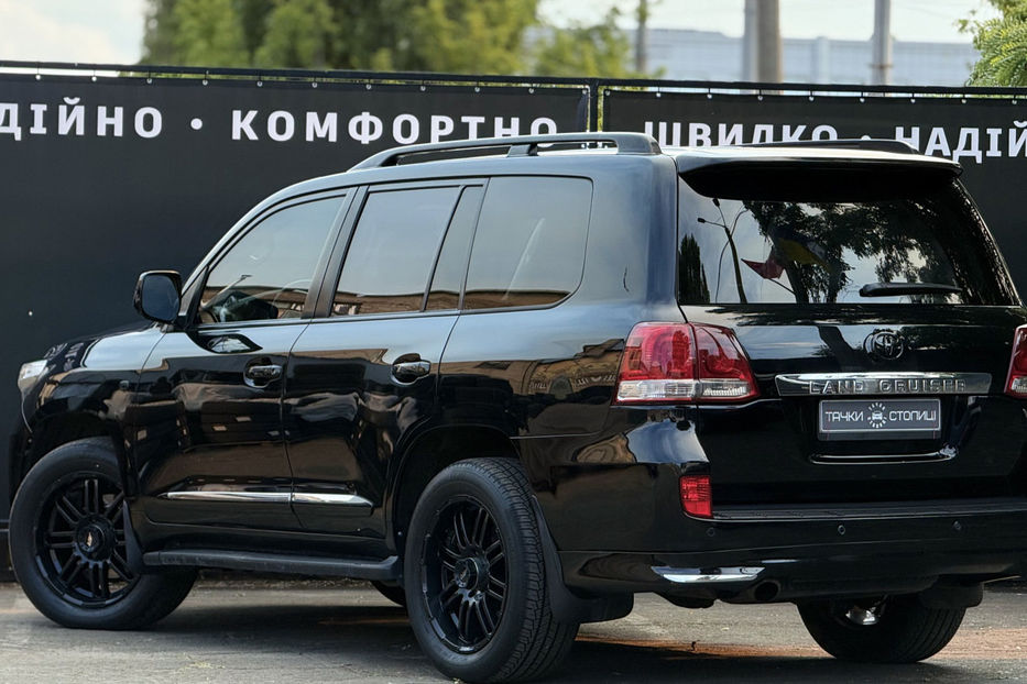 Продам Toyota Land Cruiser 200 4.5d AT (235 к.с) 4WD 2010 года в Киеве