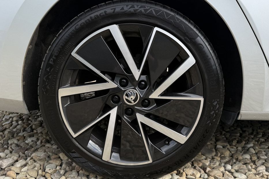 Продам Skoda Octavia А8 2.0TDI150 кс КОЛЕСА FUL LED 2021 года в Львове