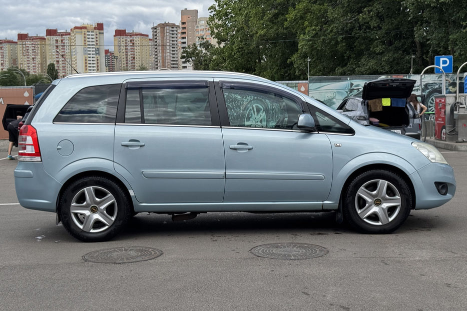 Продам Opel Zafira 2010 года в Киеве