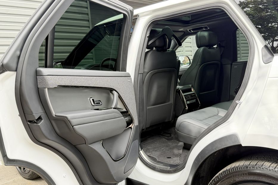Продам Land Rover Range Rover Sport P360 SE 2024 года в Киеве