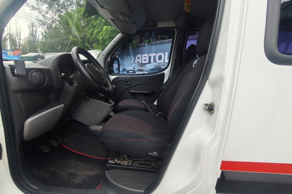 Продам Fiat Doblo пасс. 1.4 MT (95 к.с.) 2013 года в Киеве