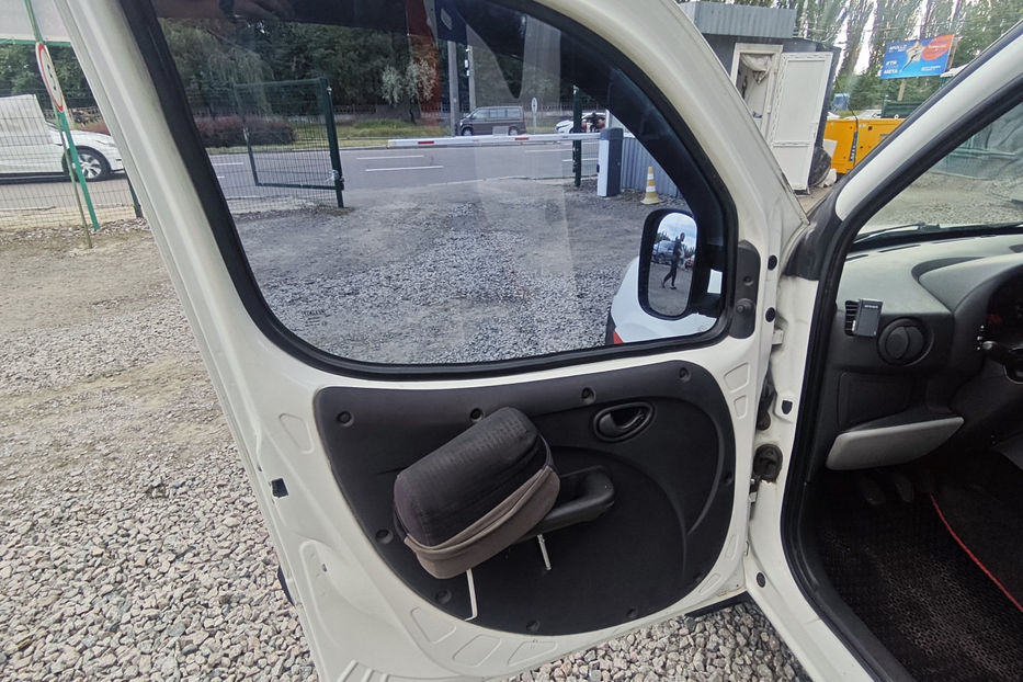 Продам Fiat Doblo пасс. 1.4 MT (95 к.с.) 2013 года в Киеве