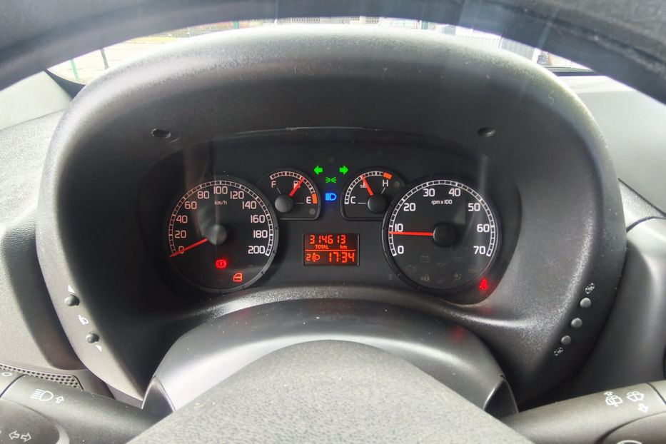 Продам Fiat Doblo пасс. 1.4 MT (95 к.с.) 2013 года в Киеве