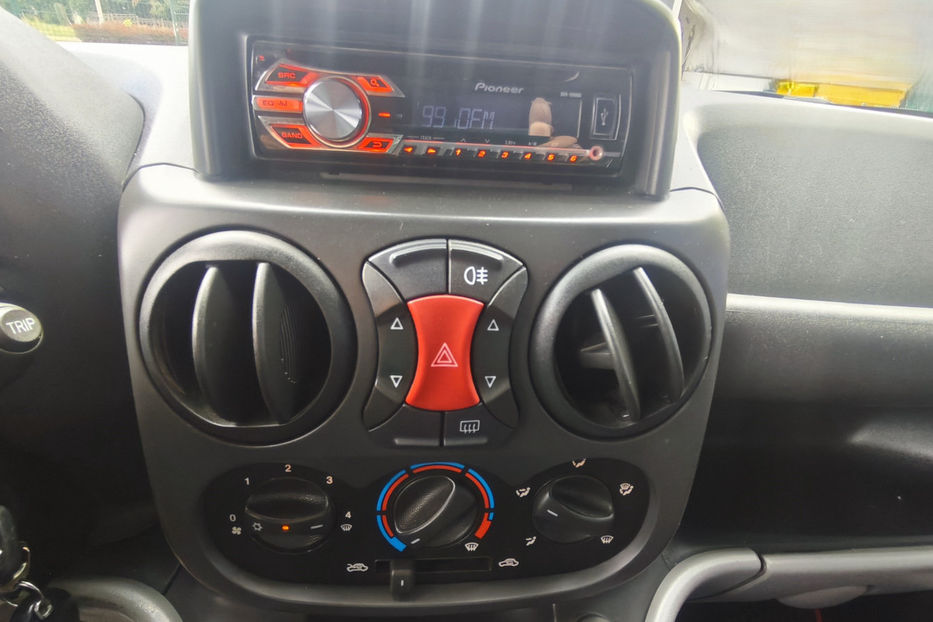 Продам Fiat Doblo пасс. 1.4 MT (95 к.с.) 2013 года в Киеве