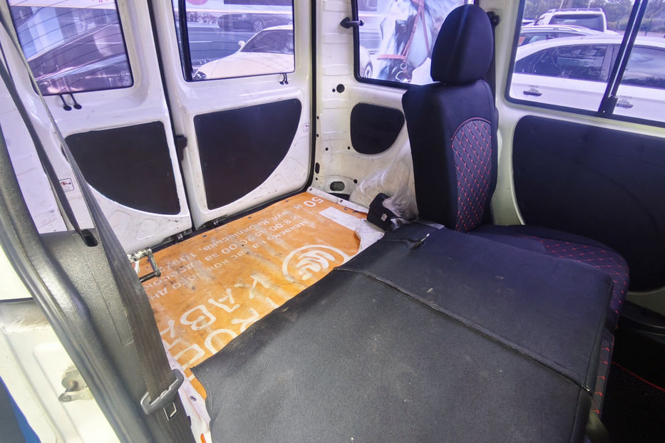 Продам Fiat Doblo пасс. 1.4 MT (95 к.с.) 2013 года в Киеве