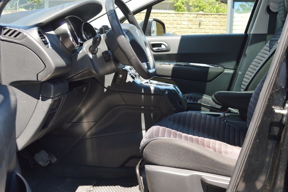Продам Peugeot 5008 2010 года в Одессе