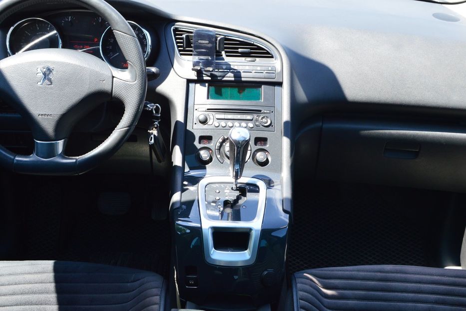 Продам Peugeot 5008 2010 года в Одессе