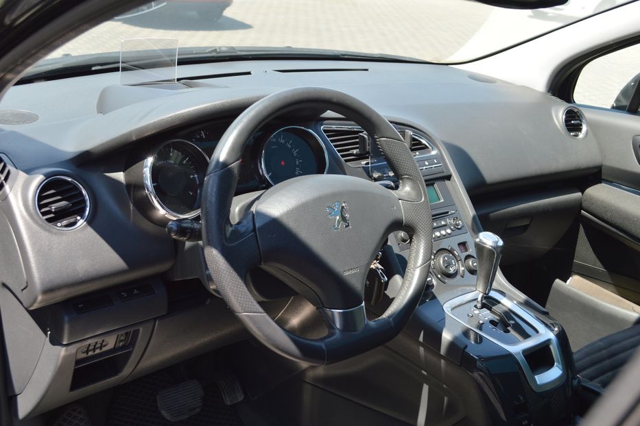 Продам Peugeot 5008 2010 года в Одессе