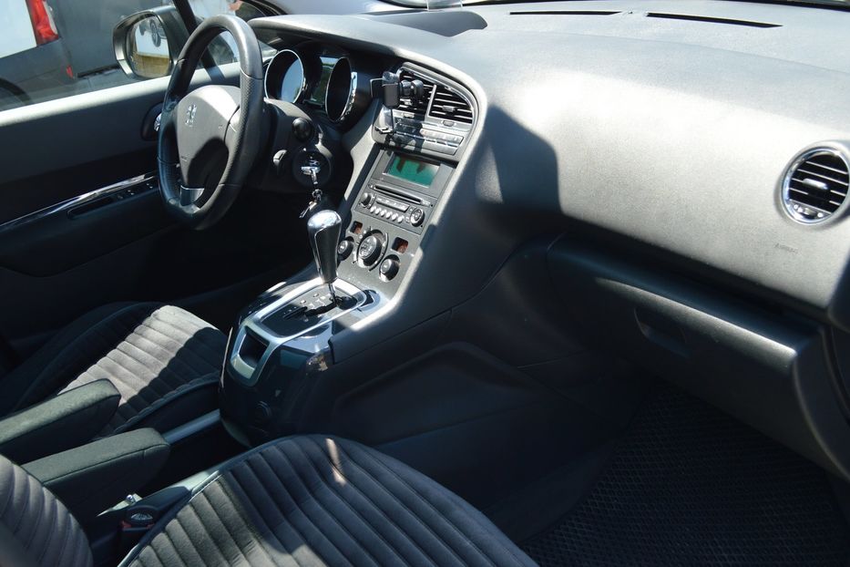 Продам Peugeot 5008 2010 года в Одессе