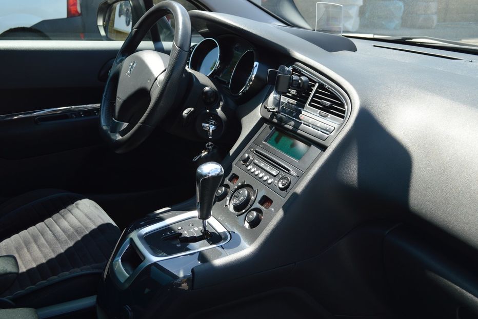 Продам Peugeot 5008 2010 года в Одессе