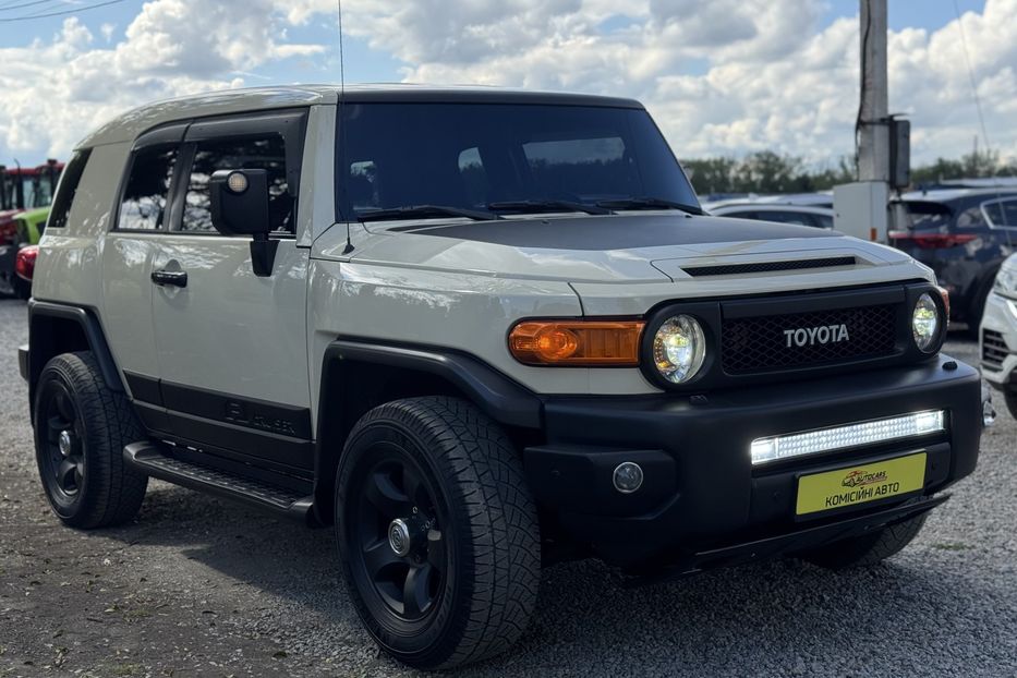 Продам Toyota FJ Cruiser COMIS  2010 года в г. Умань, Черкасская область