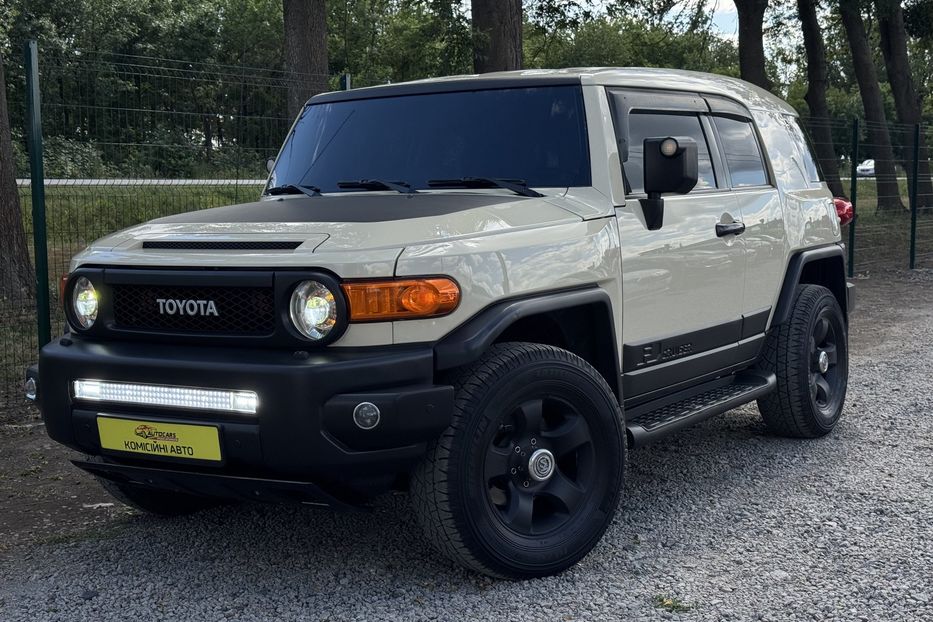 Продам Toyota FJ Cruiser COMIS  2010 года в г. Умань, Черкасская область