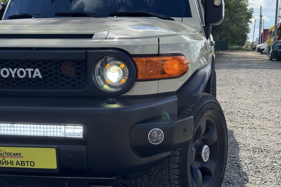 Продам Toyota FJ Cruiser COMIS  2010 года в г. Умань, Черкасская область