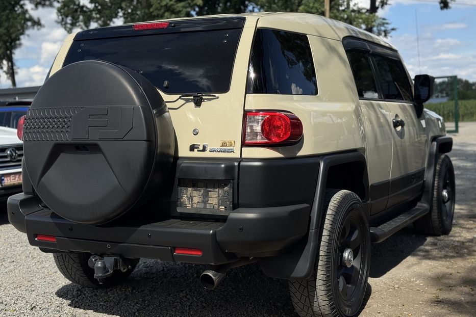Продам Toyota FJ Cruiser COMIS  2010 года в г. Умань, Черкасская область