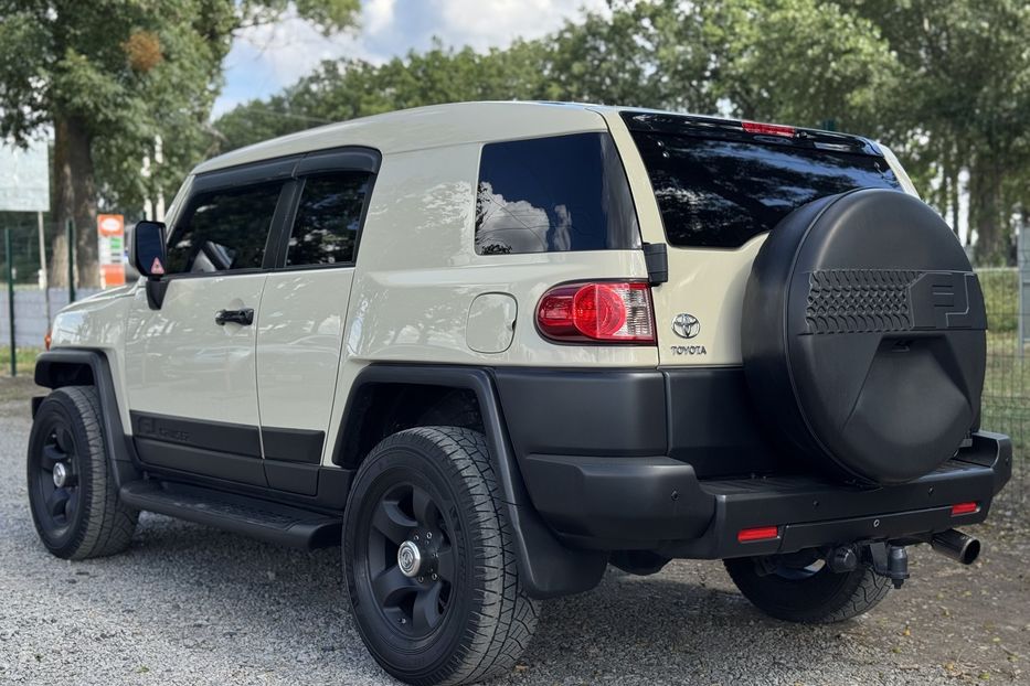 Продам Toyota FJ Cruiser COMIS  2010 года в г. Умань, Черкасская область
